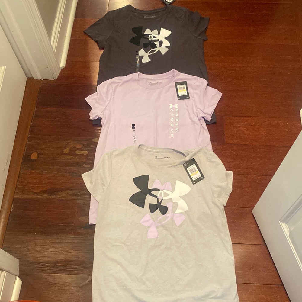 3 brand new cotton Under Armour tees.